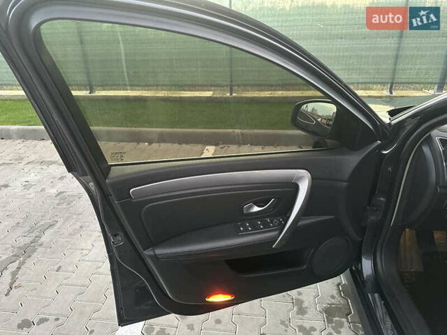 Серый Рено Лагуна, объемом двигателя 1.5 л и пробегом 241 тыс. км за 7100 $, фото 29 на Automoto.ua