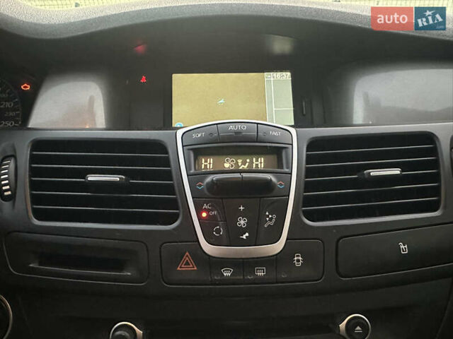 Серый Рено Лагуна, объемом двигателя 1.5 л и пробегом 241 тыс. км за 7100 $, фото 16 на Automoto.ua