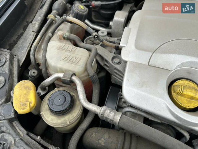 Серый Рено Лагуна, объемом двигателя 1.9 л и пробегом 230 тыс. км за 10000 $, фото 26 на Automoto.ua