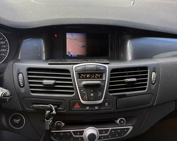 Серый Рено Лагуна, объемом двигателя 1.46 л и пробегом 279 тыс. км за 6200 $, фото 5 на Automoto.ua