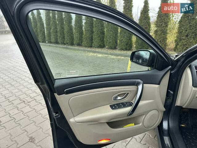 Серый Рено Лагуна, объемом двигателя 1.9 л и пробегом 230 тыс. км за 10000 $, фото 22 на Automoto.ua