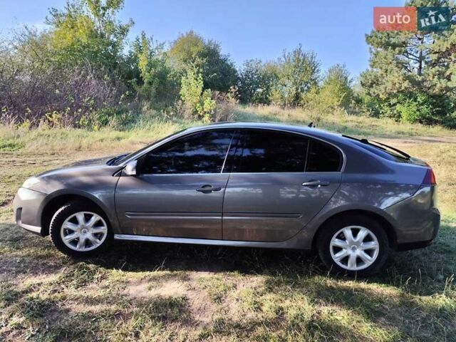 Сірий Рено Лагуна, об'ємом двигуна 1.5 л та пробігом 277 тис. км за 5800 $, фото 4 на Automoto.ua
