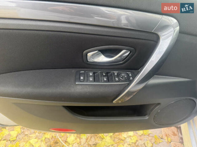 Серый Рено Лагуна, объемом двигателя 1.46 л и пробегом 340 тыс. км за 5800 $, фото 9 на Automoto.ua