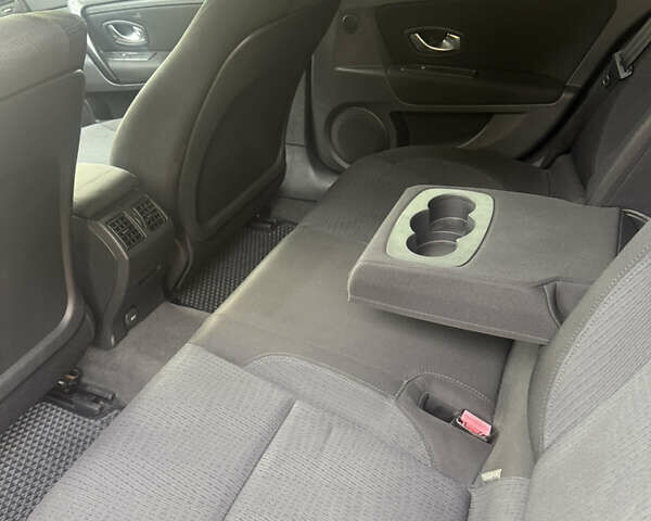 Серый Рено Лагуна, объемом двигателя 1.46 л и пробегом 340 тыс. км за 4600 $, фото 8 на Automoto.ua