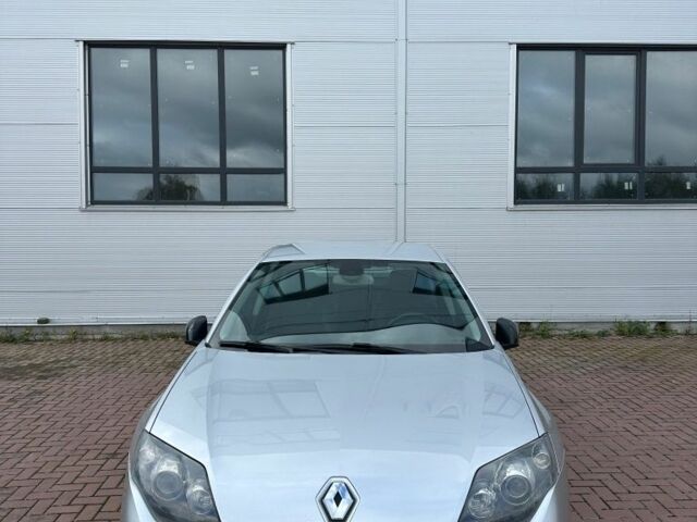 Рено Лагуна 2010 в Вараш (Кузнецовск) на Automoto.ua Серый Рено Лагуна, объемом двигателя 2 л и пробегом 200 тыс. км за 5800 $, фото 1 на Automoto.ua