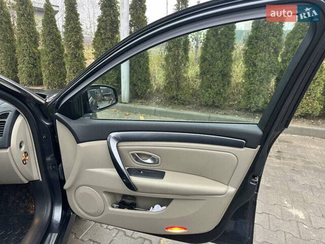 Серый Рено Лагуна, объемом двигателя 1.9 л и пробегом 230 тыс. км за 10000 $, фото 18 на Automoto.ua