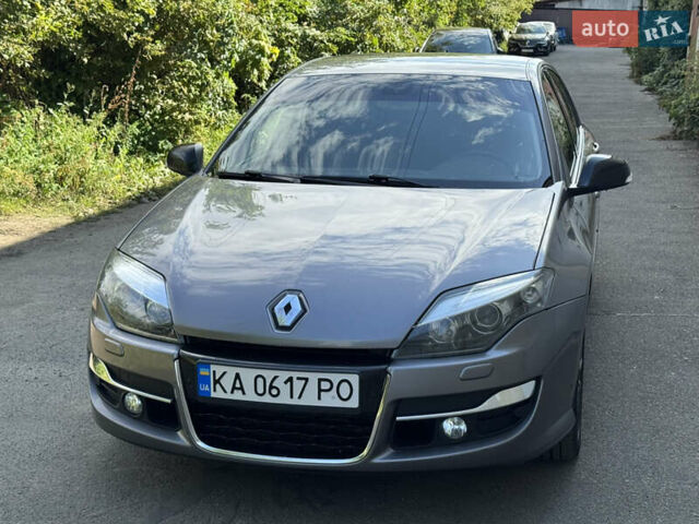 Серый Рено Лагуна, объемом двигателя 2 л и пробегом 290 тыс. км за 8300 $, фото 2 на Automoto.ua