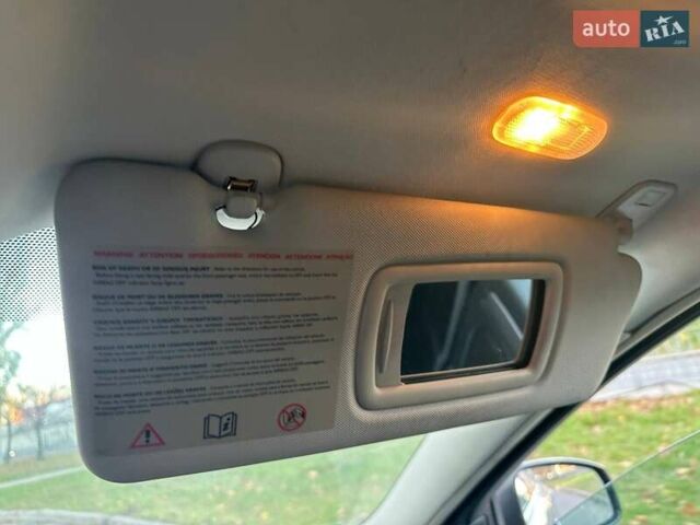 Серый Рено Лагуна, объемом двигателя 2 л и пробегом 210 тыс. км за 5400 $, фото 6 на Automoto.ua