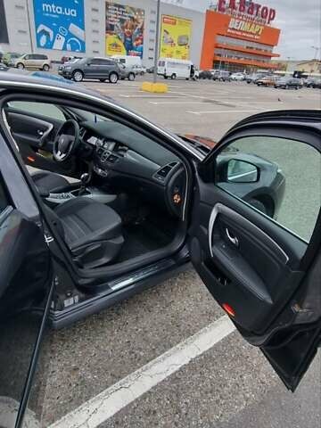 Серый Рено Лагуна, объемом двигателя 1.5 л и пробегом 272 тыс. км за 6800 $, фото 9 на Automoto.ua