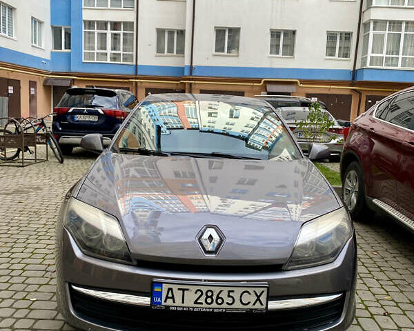 Рено Лагуна 2011 в Ивано-Франковске на Automoto.ua Серый Рено Лагуна, объемом двигателя 1.46 л и пробегом 224 тыс. км за 7400 $, фото 8 на Automoto.ua