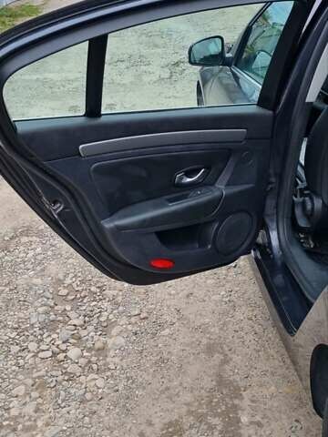 Серый Рено Лагуна, объемом двигателя 1.5 л и пробегом 272 тыс. км за 6800 $, фото 14 на Automoto.ua