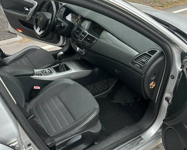 Серый Рено Лагуна, объемом двигателя 1.5 л и пробегом 327 тыс. км за 7000 $, фото 17 на Automoto.ua