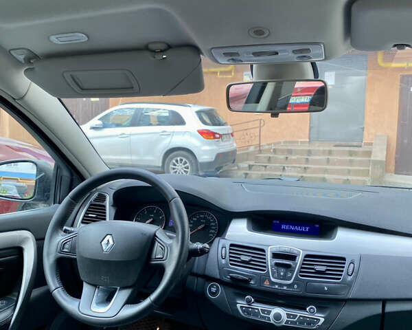 Рено Лагуна 2011 в Ивано-Франковске на Automoto.ua Серый Рено Лагуна, объемом двигателя 1.46 л и пробегом 224 тыс. км за 7400 $, фото 13 на Automoto.ua