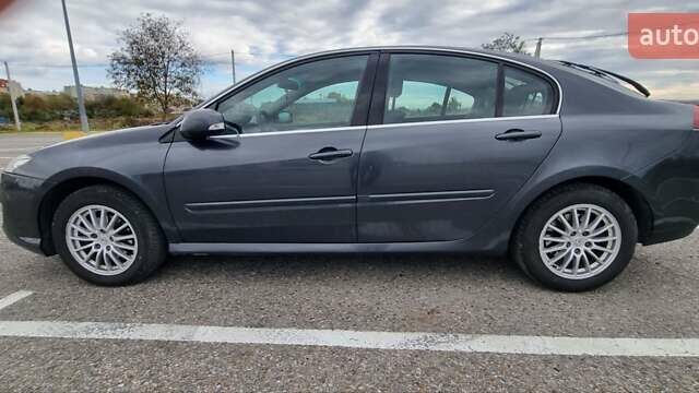 Серый Рено Лагуна, объемом двигателя 1.5 л и пробегом 272 тыс. км за 6800 $, фото 4 на Automoto.ua