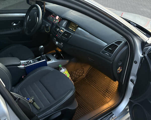 Серый Рено Лагуна, объемом двигателя 1.5 л и пробегом 205 тыс. км за 5999 $, фото 8 на Automoto.ua