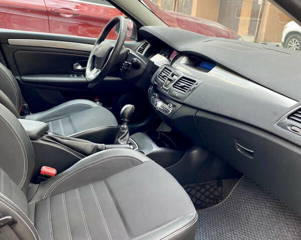 Рено Лагуна 2011 в Ивано-Франковске на Automoto.ua Серый Рено Лагуна, объемом двигателя 1.46 л и пробегом 224 тыс. км за 7400 $, фото 17 на Automoto.ua