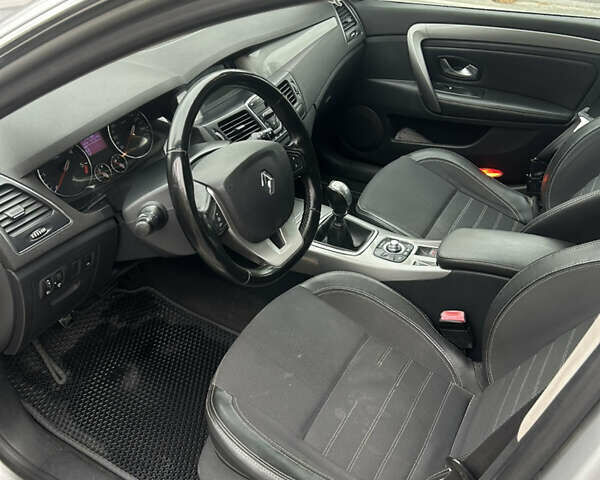 Серый Рено Лагуна, объемом двигателя 1.5 л и пробегом 327 тыс. км за 7000 $, фото 9 на Automoto.ua