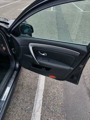 Серый Рено Лагуна, объемом двигателя 1.5 л и пробегом 272 тыс. км за 6800 $, фото 15 на Automoto.ua