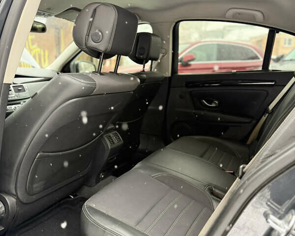 Серый Рено Лагуна, объемом двигателя 1.46 л и пробегом 290 тыс. км за 6500 $, фото 12 на Automoto.ua