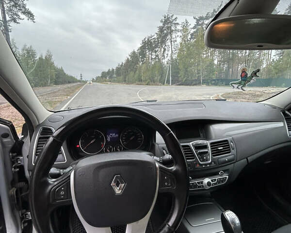 Серый Рено Лагуна, объемом двигателя 1.5 л и пробегом 327 тыс. км за 7000 $, фото 10 на Automoto.ua