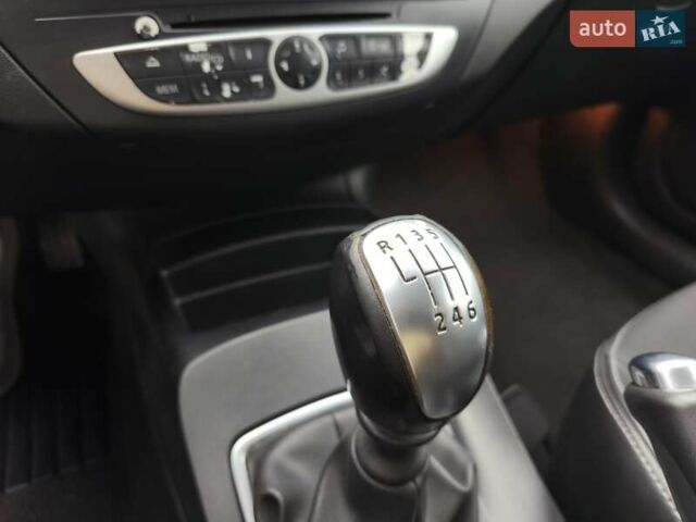 Сірий Рено Лагуна, об'ємом двигуна 1.46 л та пробігом 234 тис. км за 7500 $, фото 16 на Automoto.ua