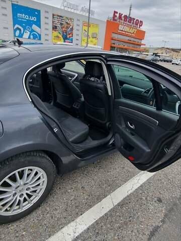 Серый Рено Лагуна, объемом двигателя 1.5 л и пробегом 272 тыс. км за 6800 $, фото 3 на Automoto.ua