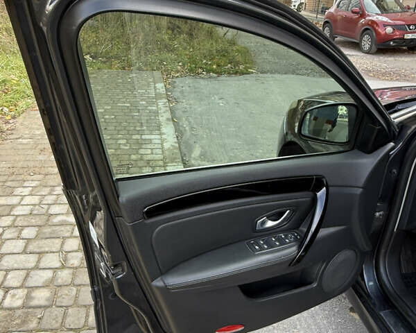 Сірий Рено Лагуна, об'ємом двигуна 1.46 л та пробігом 289 тис. км за 5800 $, фото 14 на Automoto.ua