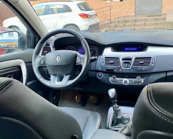 Рено Лагуна 2011 в Ивано-Франковске на Automoto.ua Серый Рено Лагуна, объемом двигателя 1.46 л и пробегом 224 тыс. км за 7400 $, фото 14 на Automoto.ua