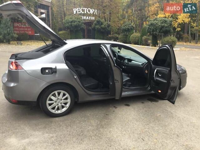 Серый Рено Лагуна, объемом двигателя 1.5 л и пробегом 370 тыс. км за 6500 $, фото 60 на Automoto.ua