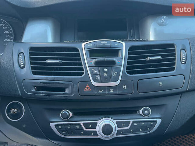 Рено Лагуна 2012 в Коломые на Automoto.ua Серый Рено Лагуна, объемом двигателя 1.46 л и пробегом 238 тыс. км за 7800 $, фото 11 на Automoto.ua