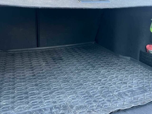 Рено Лагуна 2012 в Коломые на Automoto.ua Серый Рено Лагуна, объемом двигателя 1.5 л и пробегом 238 тыс. км за 7800 $, фото 22 на Automoto.ua