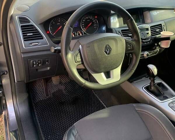 Серый Рено Лагуна, объемом двигателя 1.5 л и пробегом 370 тыс. км за 6500 $, фото 15 на Automoto.ua