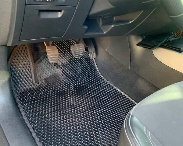 Серый Рено Лагуна, объемом двигателя 1.5 л и пробегом 370 тыс. км за 6500 $, фото 16 на Automoto.ua