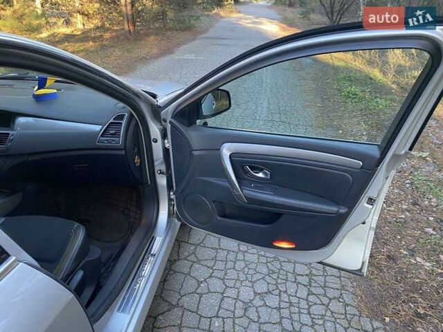 Серый Рено Лагуна, объемом двигателя 1.46 л и пробегом 205 тыс. км за 7500 $, фото 2 на Automoto.ua