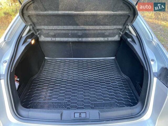 Серый Рено Лагуна, объемом двигателя 1.46 л и пробегом 205 тыс. км за 7500 $, фото 4 на Automoto.ua