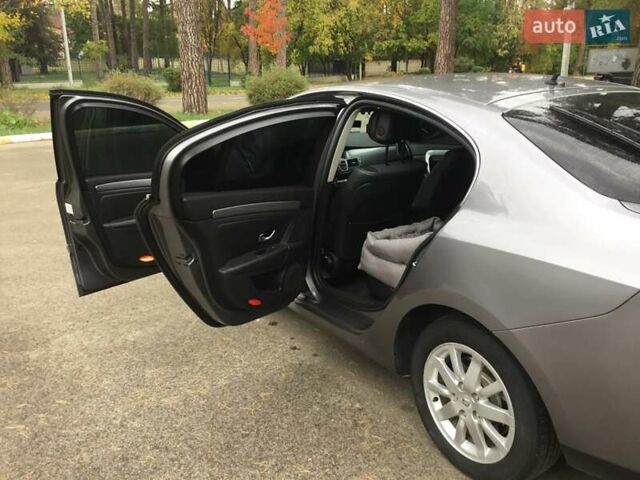 Серый Рено Лагуна, объемом двигателя 1.5 л и пробегом 370 тыс. км за 6500 $, фото 3 на Automoto.ua