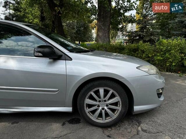 Серый Рено Лагуна, объемом двигателя 2 л и пробегом 354 тыс. км за 7180 $, фото 1 на Automoto.ua