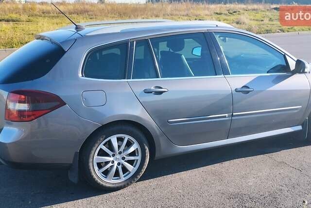 Серый Рено Лагуна, объемом двигателя 1.46 л и пробегом 180 тыс. км за 9300 $, фото 10 на Automoto.ua