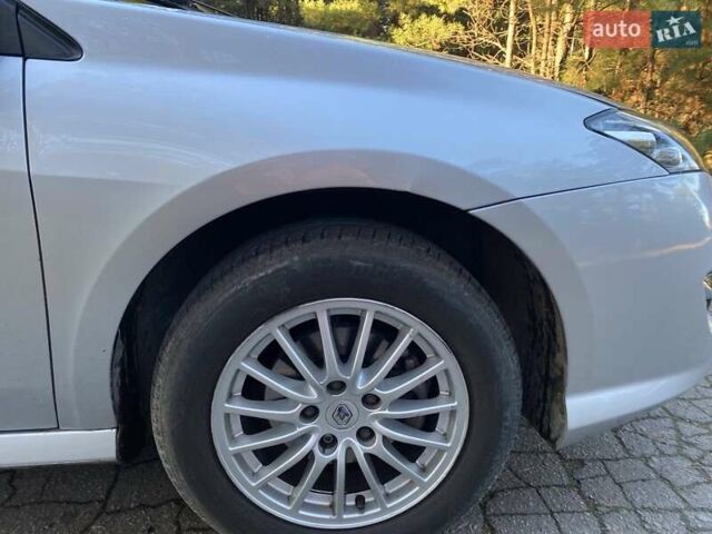 Серый Рено Лагуна, объемом двигателя 1.46 л и пробегом 205 тыс. км за 7500 $, фото 6 на Automoto.ua