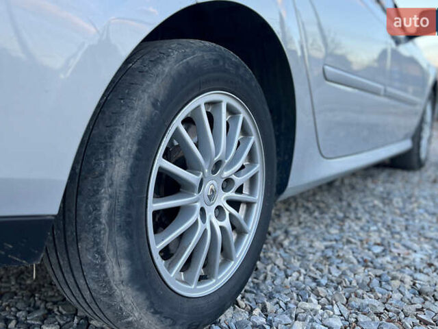 Рено Лагуна 2012 в Коломые на Automoto.ua Серый Рено Лагуна, объемом двигателя 1.46 л и пробегом 238 тыс. км за 7800 $, фото 27 на Automoto.ua