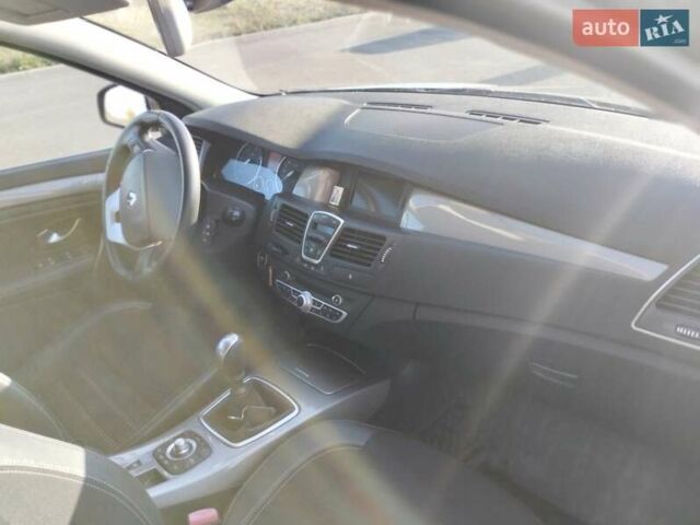 Серый Рено Лагуна, объемом двигателя 1.46 л и пробегом 180 тыс. км за 9300 $, фото 7 на Automoto.ua