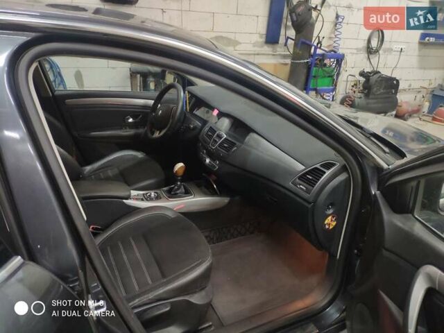 Серый Рено Лагуна, объемом двигателя 1.5 л и пробегом 312 тыс. км за 6300 $, фото 6 на Automoto.ua