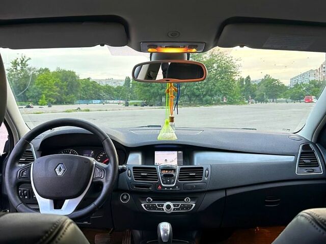 Сірий Рено Лагуна, об'ємом двигуна 1.5 л та пробігом 249 тис. км за 7500 $, фото 6 на Automoto.ua