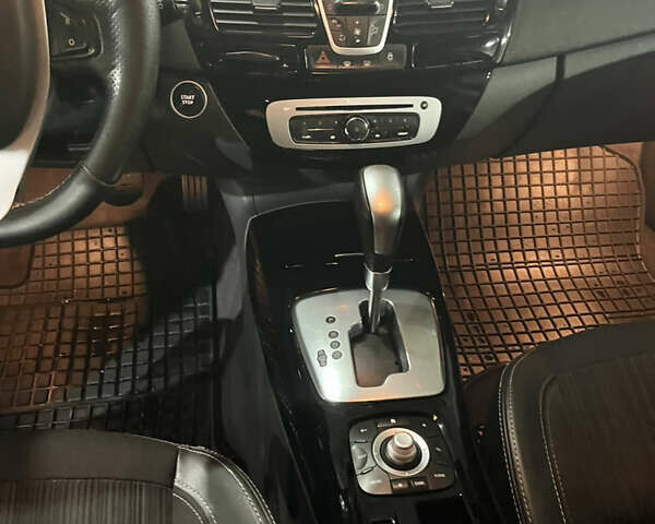 Рено Лагуна 2013 в Киеве на Automoto.ua Серый Рено Лагуна, объемом двигателя 1.5 л и пробегом 286 тыс. км за 7500 $, фото 17 на Automoto.ua