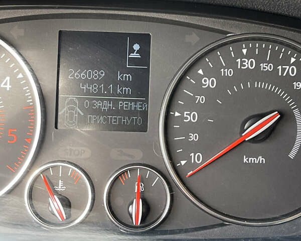 Сірий Рено Лагуна, об'ємом двигуна 1.5 л та пробігом 270 тис. км за 8300 $, фото 6 на Automoto.ua