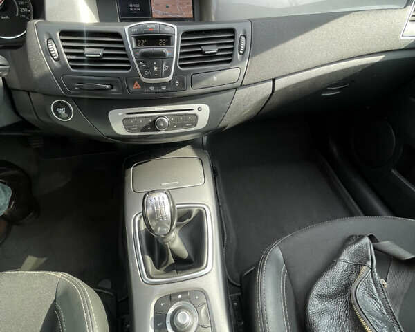 Сірий Рено Лагуна, об'ємом двигуна 1.5 л та пробігом 270 тис. км за 8300 $, фото 23 на Automoto.ua