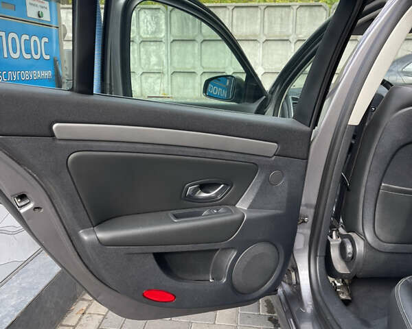 Сірий Рено Лагуна, об'ємом двигуна 1.5 л та пробігом 270 тис. км за 8300 $, фото 9 на Automoto.ua