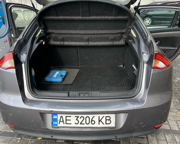 Сірий Рено Лагуна, об'ємом двигуна 1.5 л та пробігом 270 тис. км за 8300 $, фото 22 на Automoto.ua