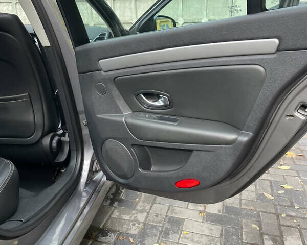 Сірий Рено Лагуна, об'ємом двигуна 1.5 л та пробігом 270 тис. км за 8300 $, фото 21 на Automoto.ua