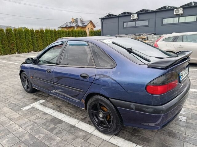 Синій Рено Лагуна, об'ємом двигуна 1.8 л та пробігом 297 тис. км за 1550 $, фото 4 на Automoto.ua